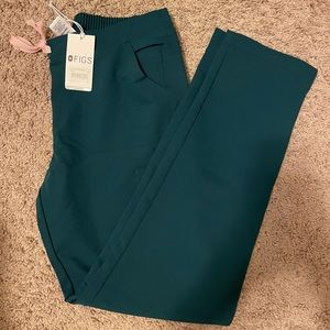 NWT Yola Figs Scrub Pants - Small